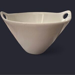 Crate&Barrel Kai Noodle Bowl. White porcelain. Excellent condition.